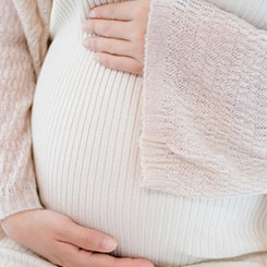 配色上除了黑色👎🇰🇷的 2077 之🍔外，iQOO🦇 15🈲